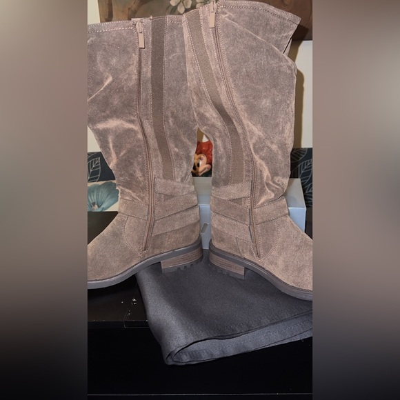 NWT- Torrid Buckle Knee-High Boot (WW) - Picture 10 of 16